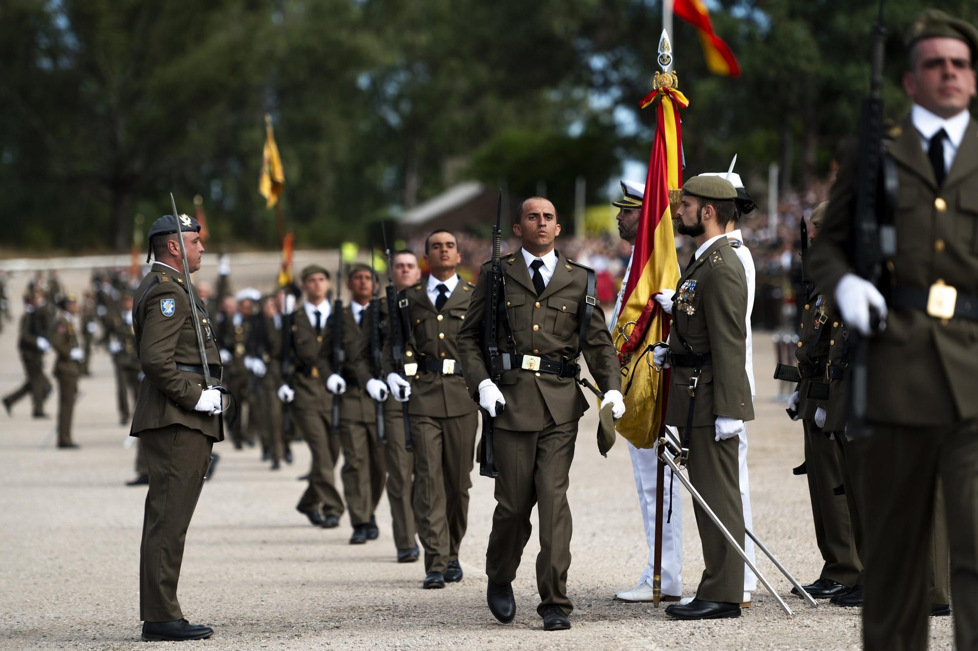 Multitudinaria jura de bandera en Cáceres, con récord de mujeres soldado