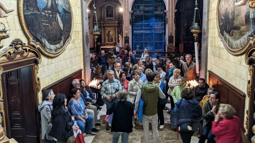 El grupo durante la visita en l’ Esglesia de Sant Miquel.