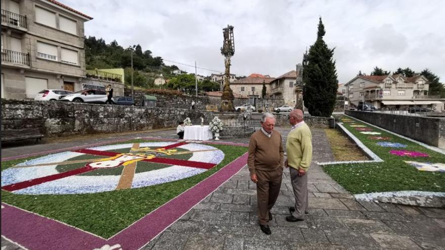 La alfombra del Corpus en O Hío.// Santos Álvarez