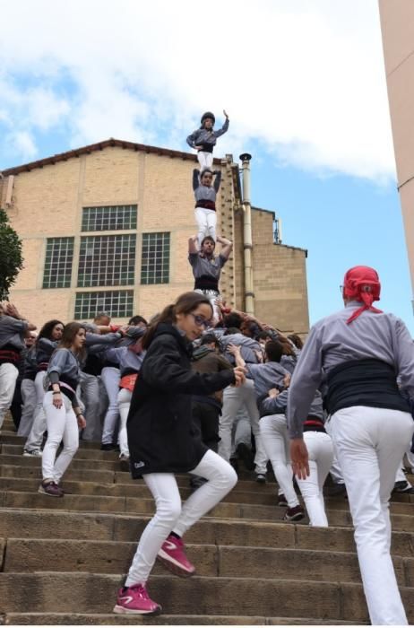 Diada d'imatgeria i castells a Manresa per la Llum