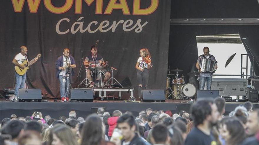 Cáceres pide aplazar Womad