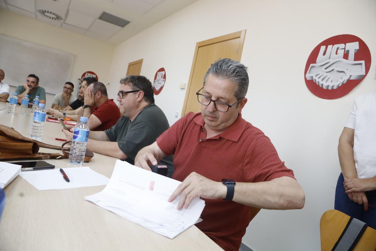 Firma del convenio del sector del metal en la sede de UGT.