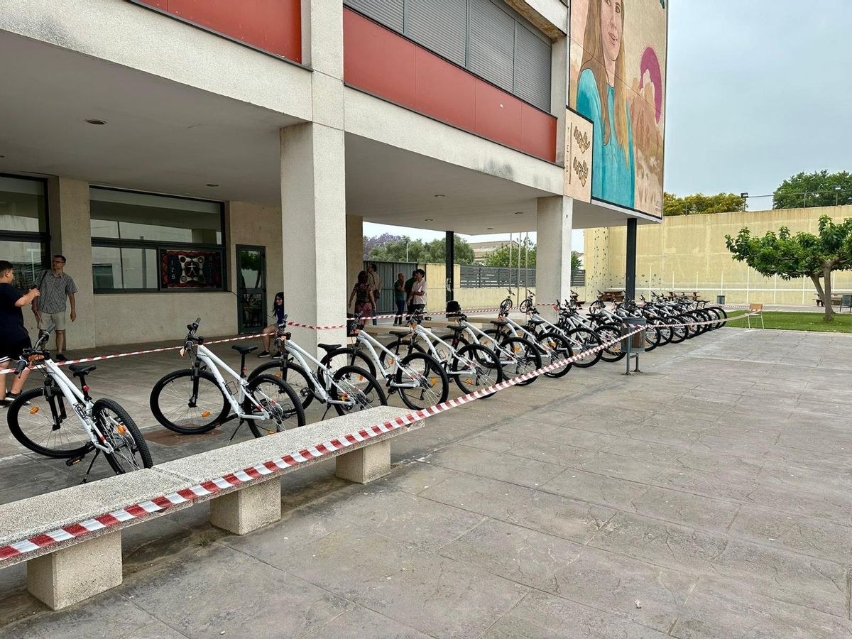 El parque de bibicletas adquirido para los alumnos del IES Sucro.