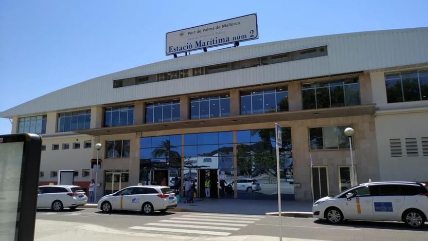 Reabren la estación marítima 2 de Palma tras hallar una mochila abandonada