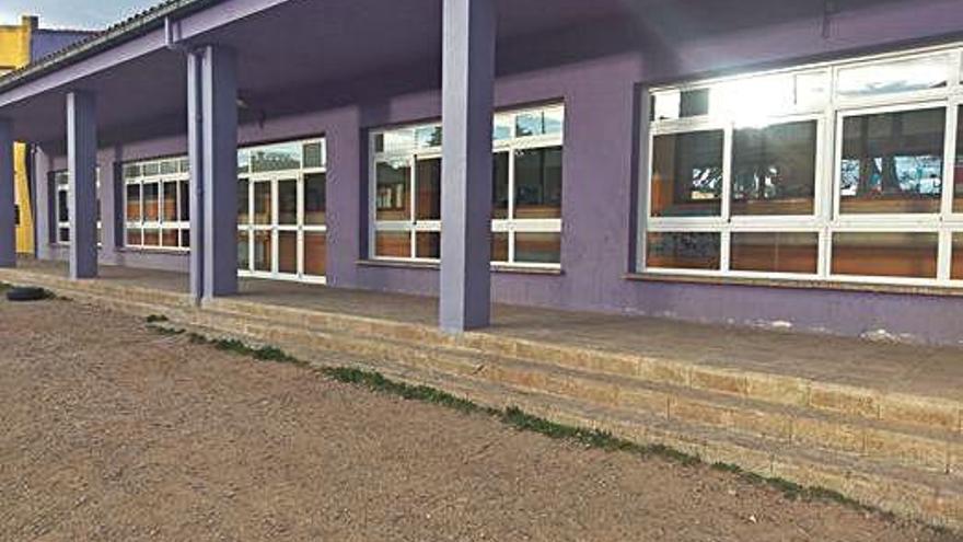 Els accessos renovats de l&#039;escola de Vilajuïga.