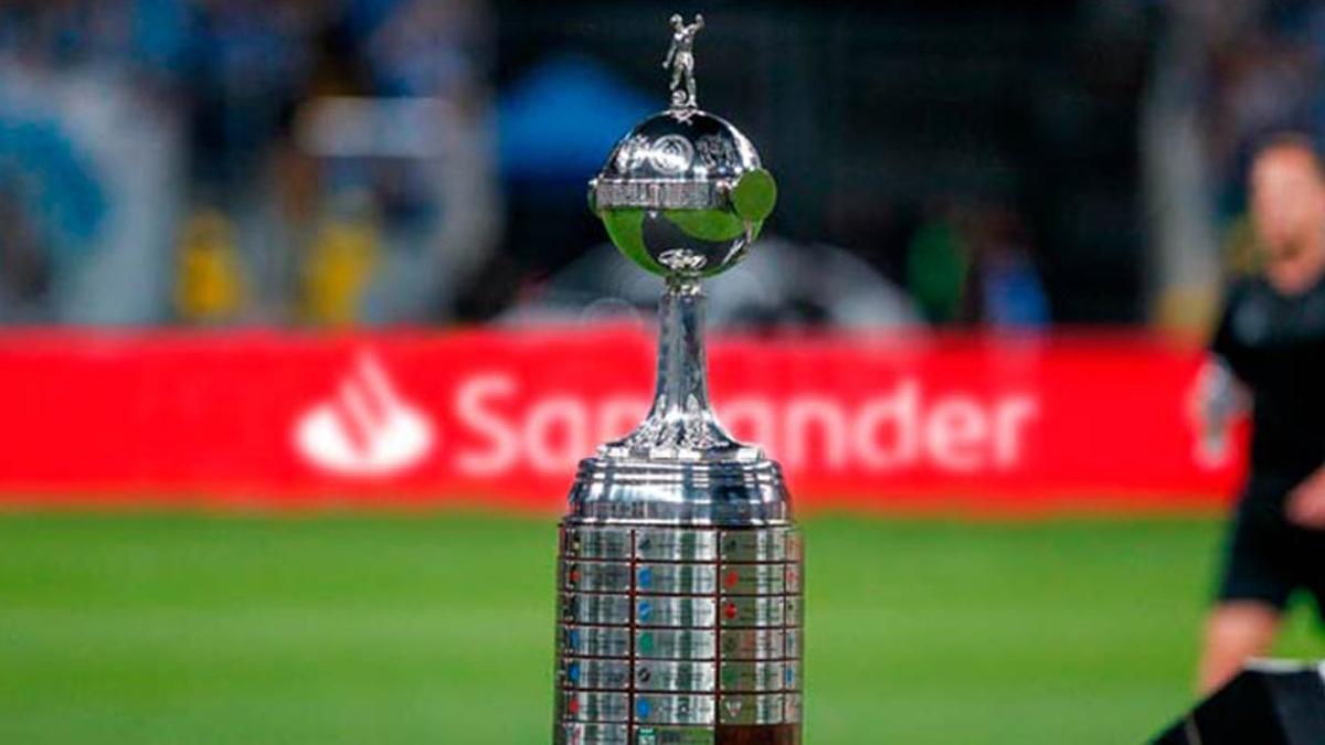 El trofeo de la Copa Libertadores