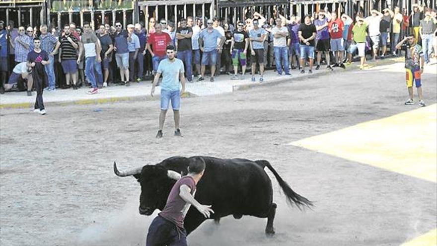 El recinto de Almenara se llena en los toros de Valdefresno y Los Bayones