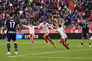 El Girona se lanza hacia la permanencia a costa de un Athletic que vuelve a las andadas