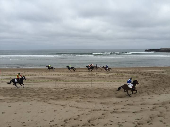 CARRERAS DE CABALLOS DE LA PLAYA DE SANTA MARINA EN RIBADESELLA