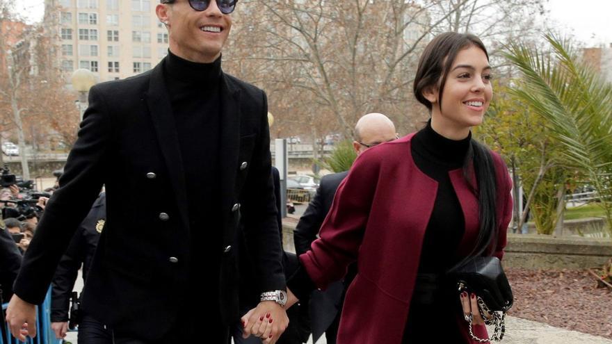 Cristiano Ronaldo y Georgina Rodríguez, durante la etapa del jugador en el Real Madrid.   | // EFE