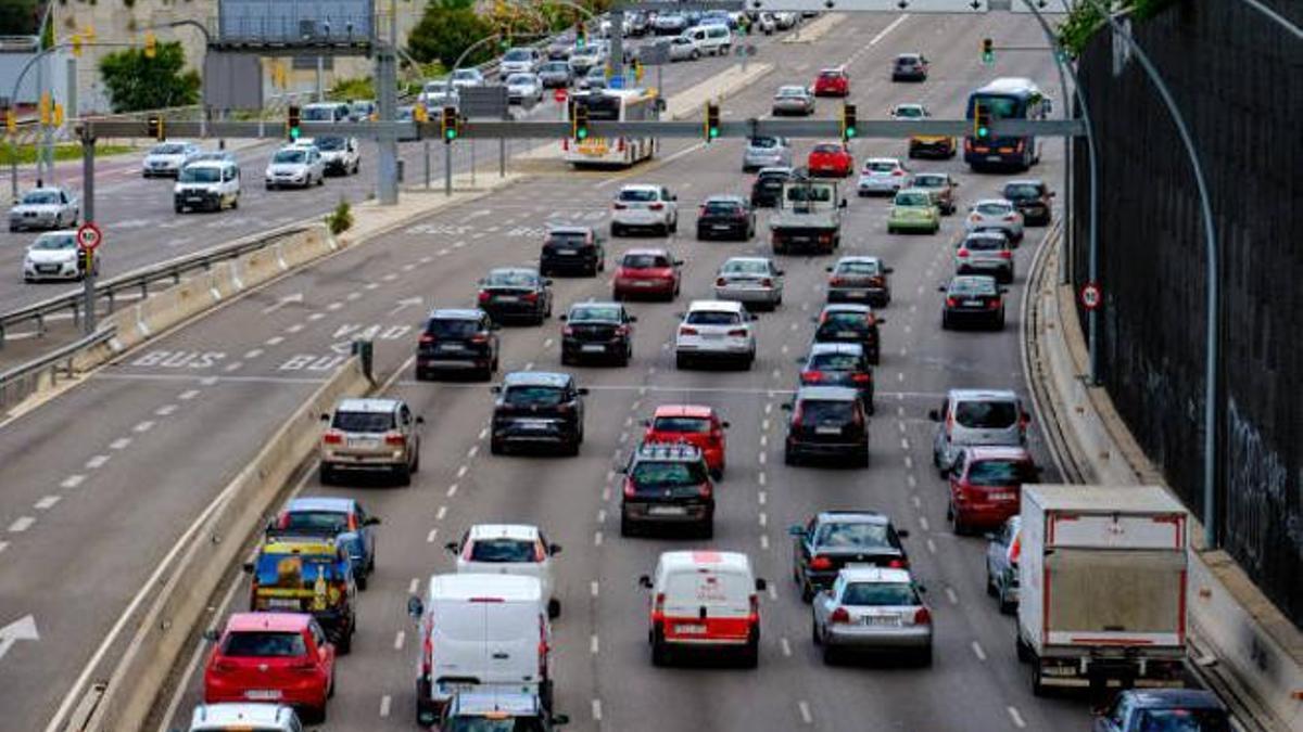 La DGT alerta sobre varias acciones bastante comunes entre los conductores en la vuelta a la rutina