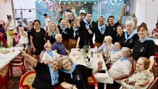 Música, comidas y flores para dar la bienvenida al verano: así celebraron varios barrios de Gijón sus fiestas