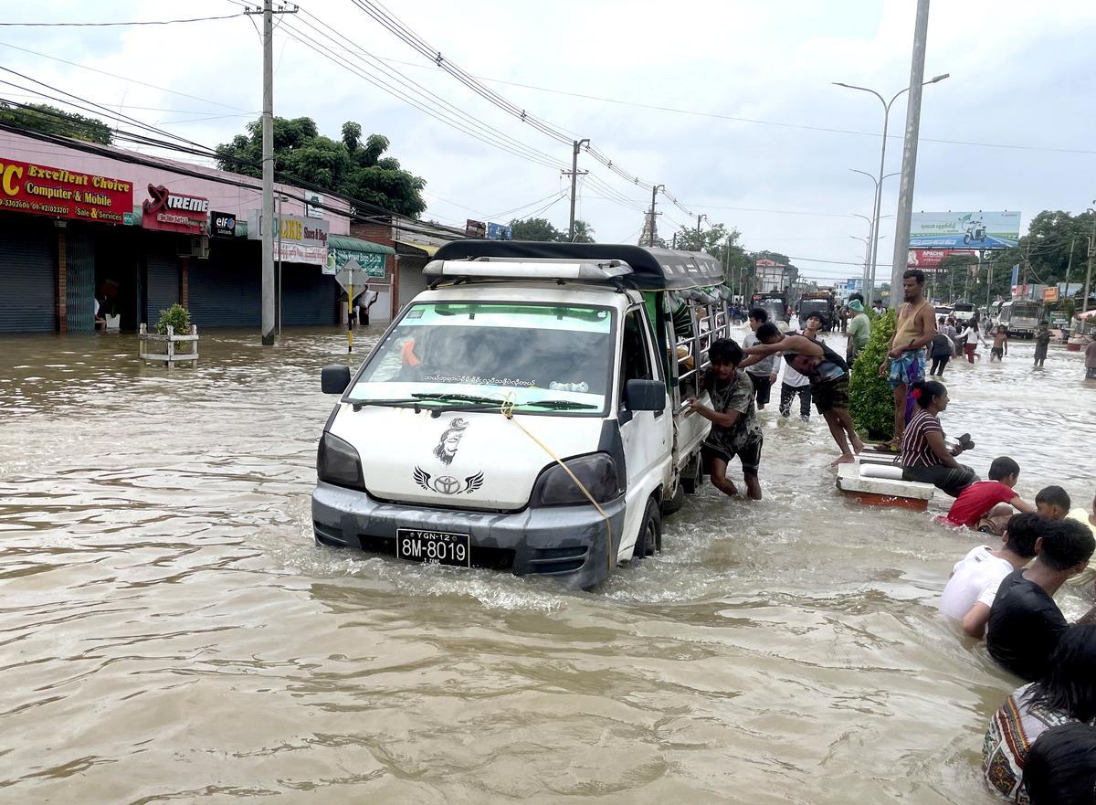 Miles de personas afectadas por inundaciones monzónicas en Myanmar