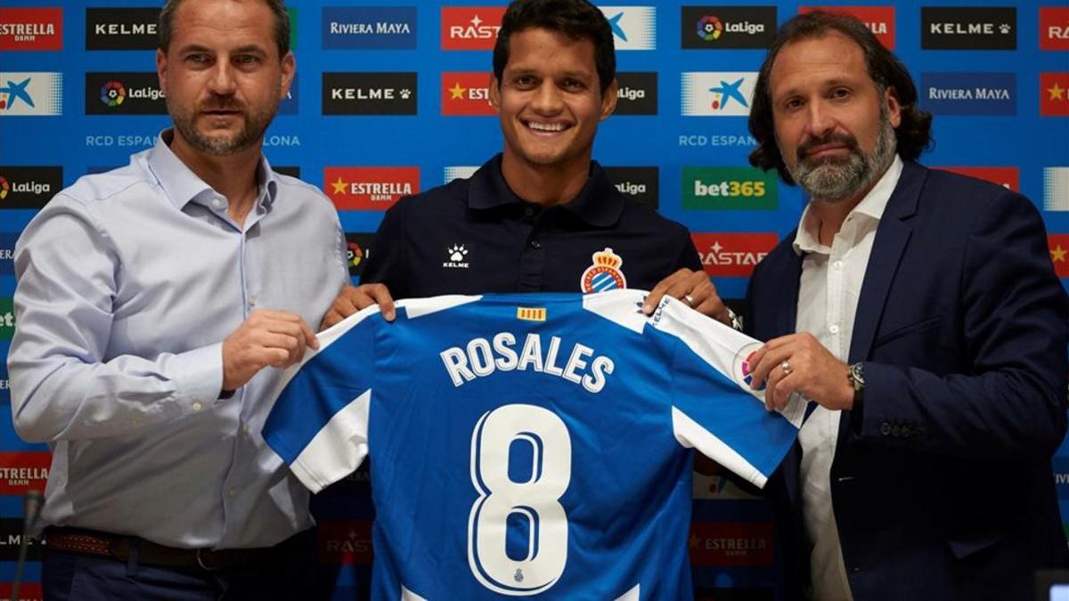 Roberto Rosales ha sido presentado este mediodía como nuevo jugador del Espanyol