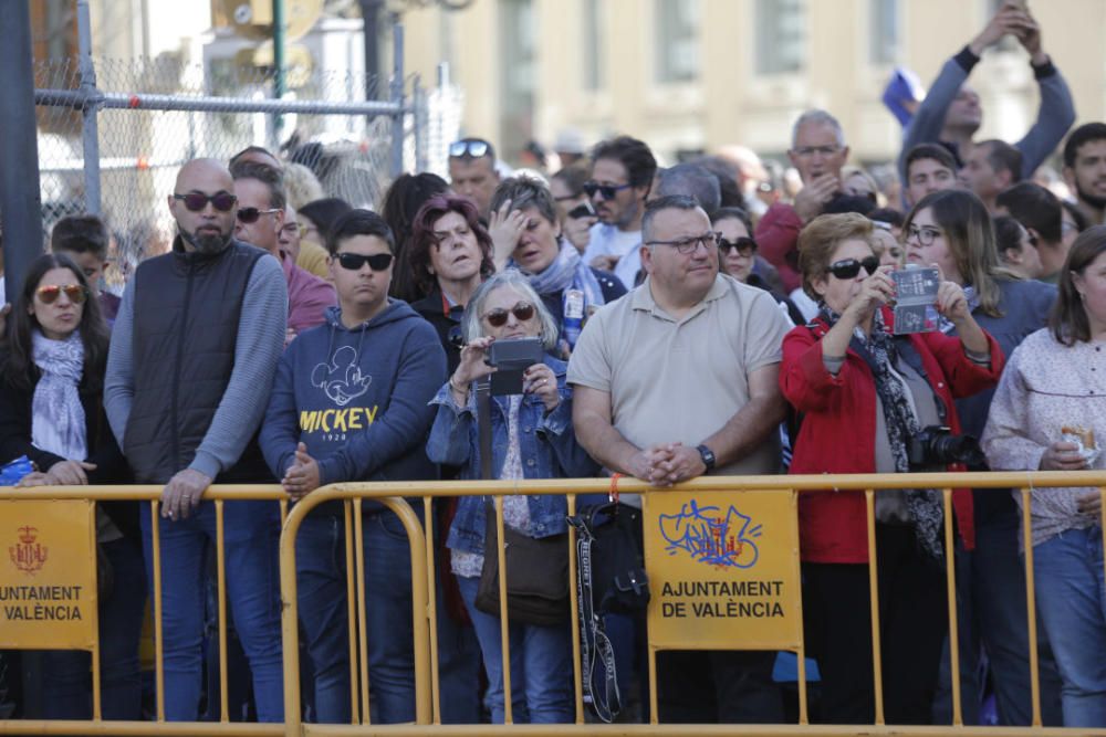 Búscate en el público de la mascletà del 1 de marzo