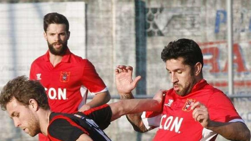 Un jugador del Choco presiona a un rival. // Jesús de Arcos