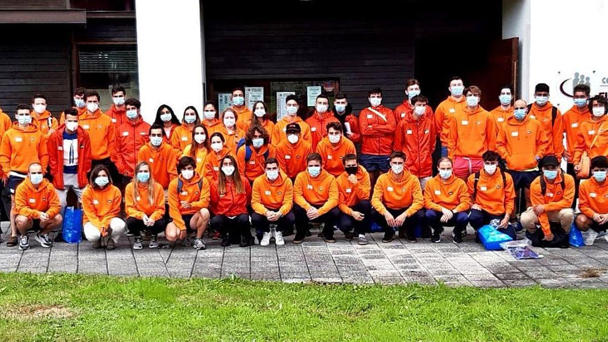 Parte de la plantilla de socorristas presentada ayer en Llanes.