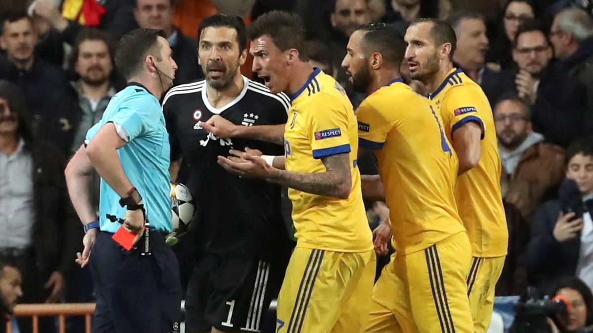 Oliver señaló un polémico penalti a favor del Madrid en el último minuto