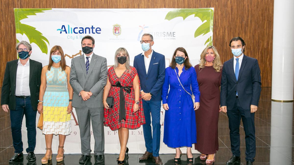 Alicante premia la contribución turística para la ciudad de Vectalia, Gastronou, Alicante Gastronómica y Muelle 12