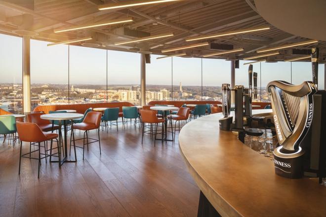 Gravity Bar, Irlanda