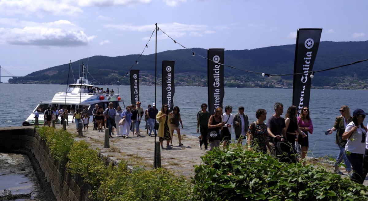 La entrada al festival incluye tanto el acceso a los conciertos como el transporte en barco de ida y vuelta