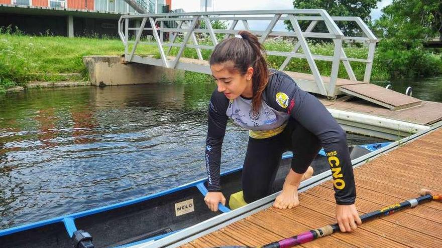 Marías Pérez, entrenando ayer en las aguas del río Umia. // Iñaki Abella