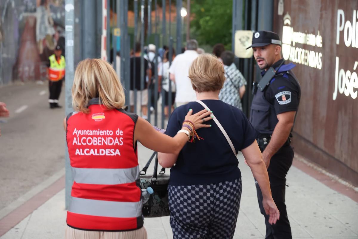 Alcobendas acoge a 165 evacuados de Navalagamella por los incendios del suroeste de Madrid.