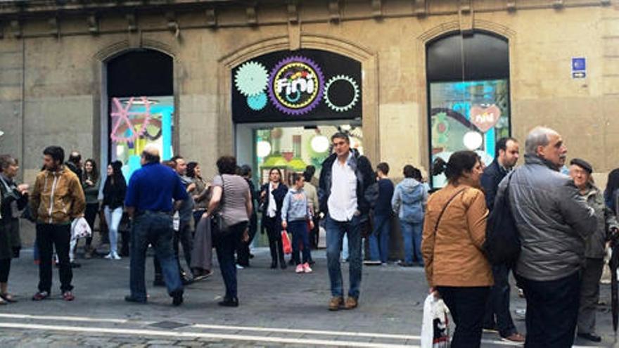 Fachada de la tienda de Fini Golosinas en Pamplona.