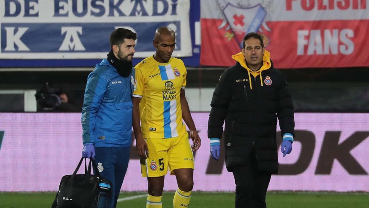 Naldo se retira lesionado del partido ante el Eibar