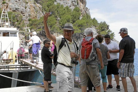 Im Torrent de Pareis, einer der größten Touristenattraktionen der Insel, stapeln sich die Besucher. Seit Wochen schafft keiner den Müll weg, auf der berühmten Serpentinenstraße staut sich der Verkehr, am Ufer haben Taschendiebe leichtes Spiel. Es ist ein Albtraum, sagen die Anwohner.