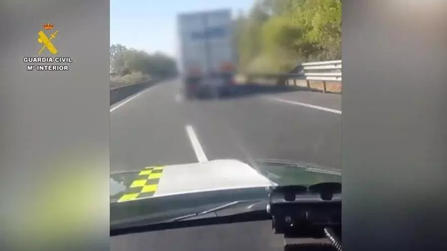 Vídeo | Así ha sido la persecución de la Guardia Civil a un camión robado por la A-5