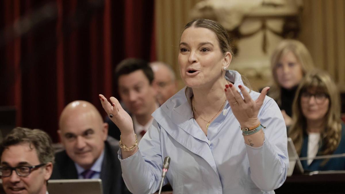 La presidenta del Govern, Marga Prohens, el pleno de este martes