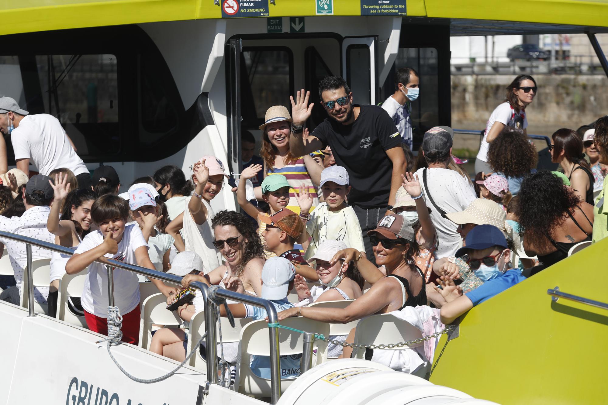 Plaga de sombrillas en Samil, con los termómetros superando los 35 grados