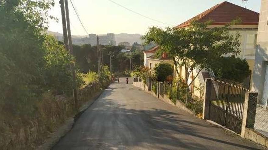 Rúa Marquesa, donde remató el asfaltado vial ayer . // FdV