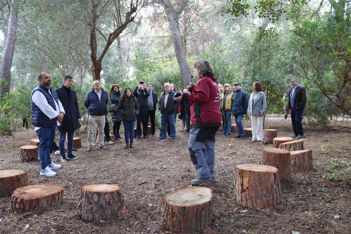 Recorrido por diferentes espacios del parque, guiado por el alumnado trabajador del Taller de Empleo.