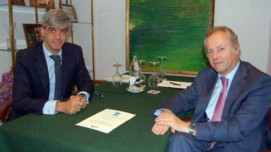 Carlos García-Mauriño y Javier Sesma durante el acto.