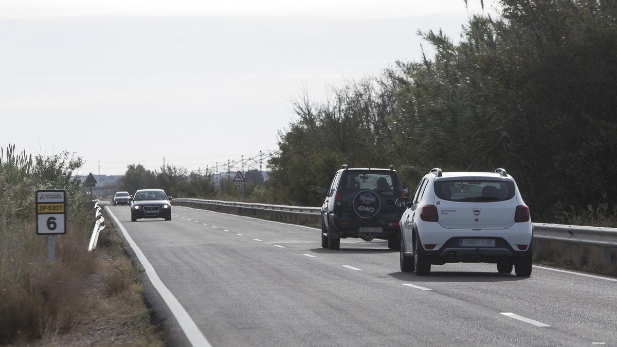 Estado actual de la carretera arreglada entre Alagón y Cabañas.