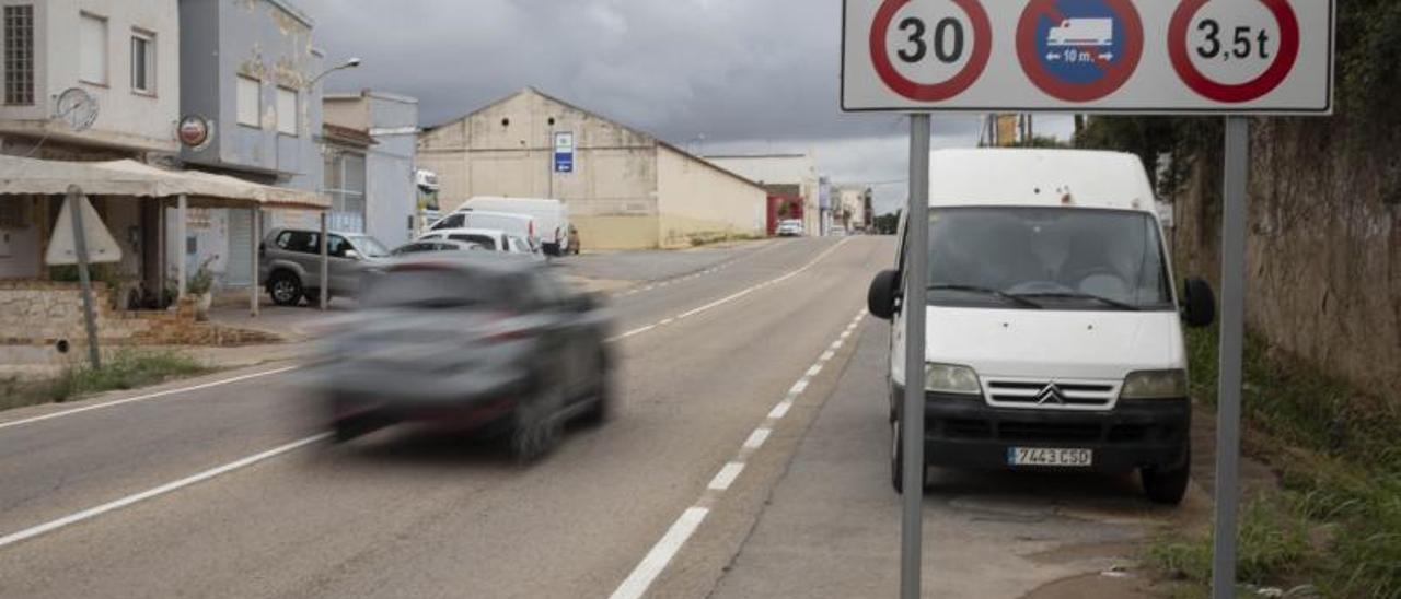 El radar móvil se instaló en un punto donde la velocidad máxima permitida es de 30 k/h. | PERALES IBORRA