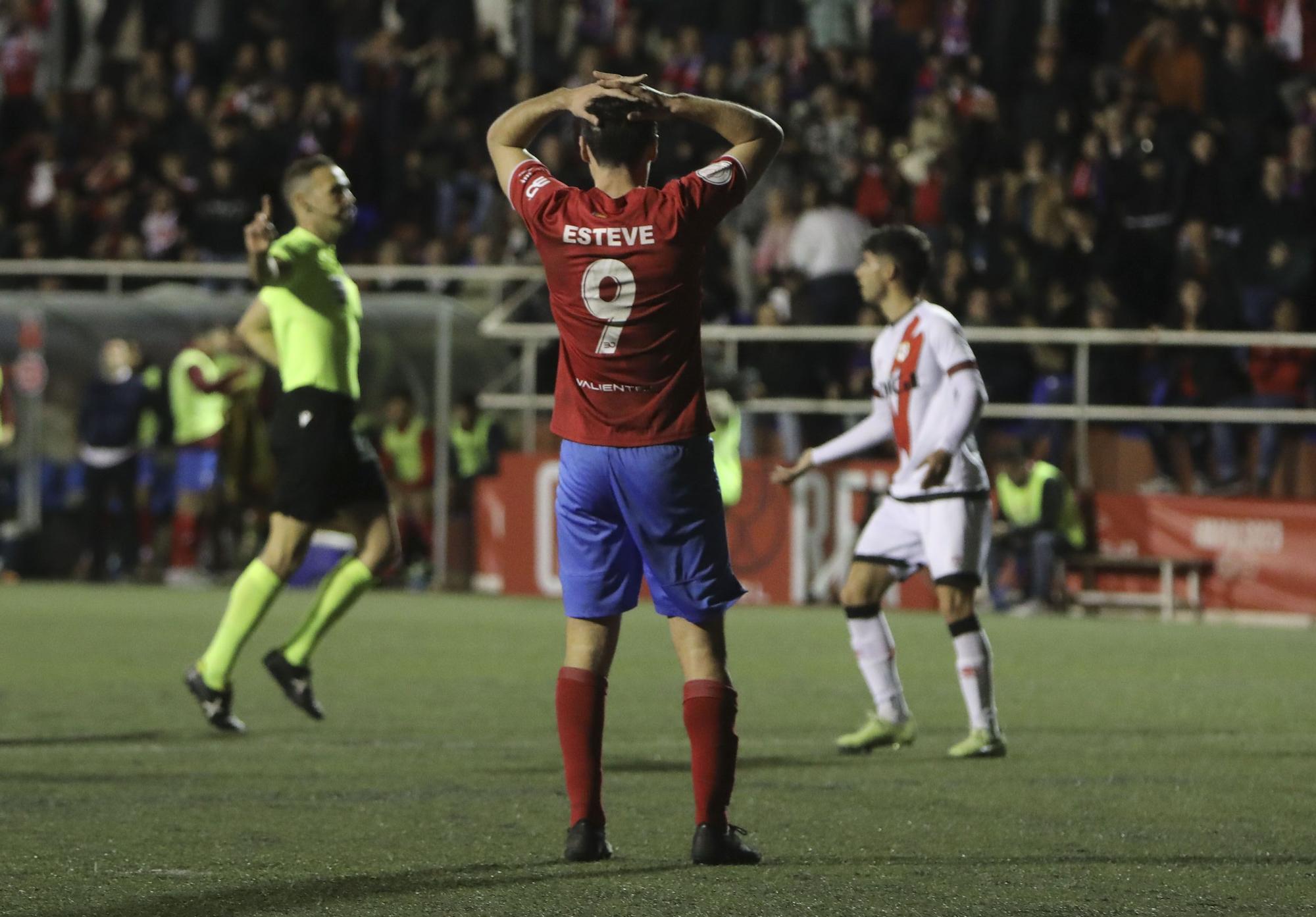 Las mejores fotos del Atlético Saguntino - Rayo Vallecano de Copa del Rey