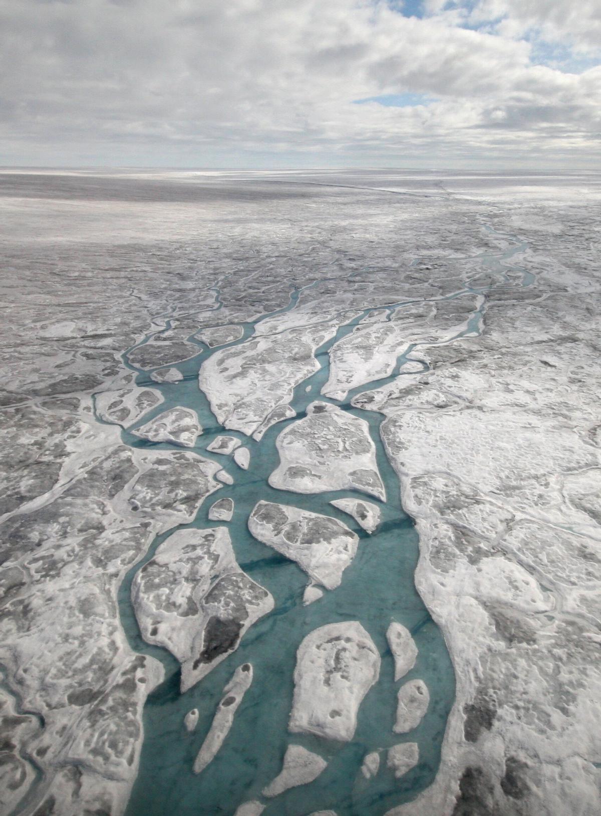 Ríos de agua de deshielo en Groenlandia.
