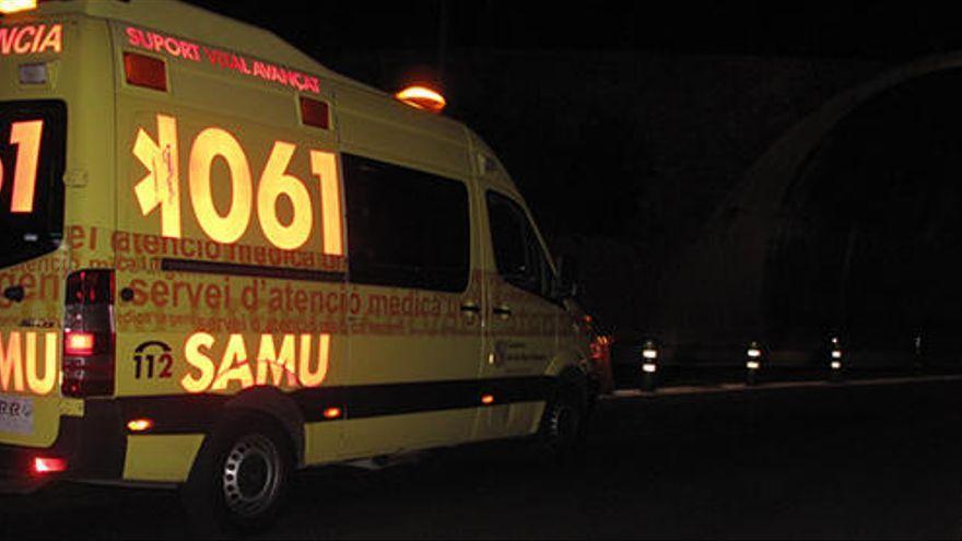 Ein Krankenwagen des Rettungsdienstes O61 im Einsatz.
