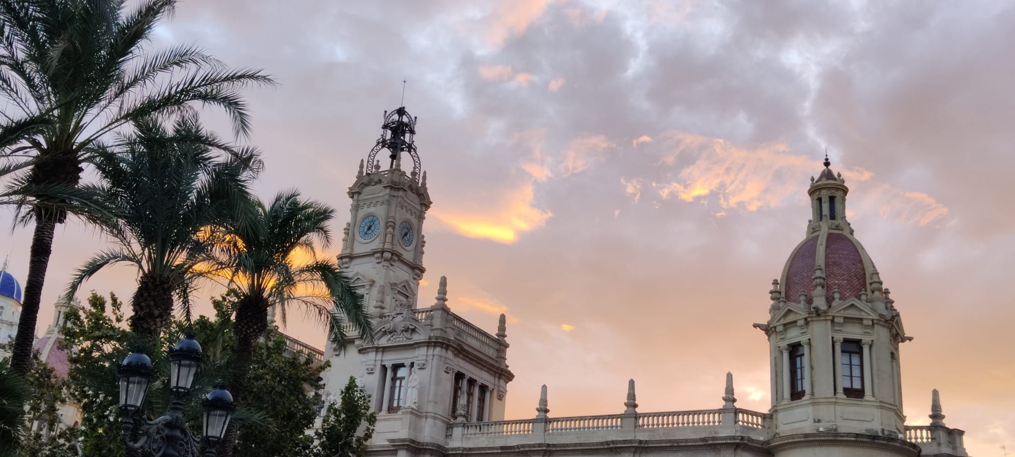 Las mejores fotos del cielo anaranjado de València