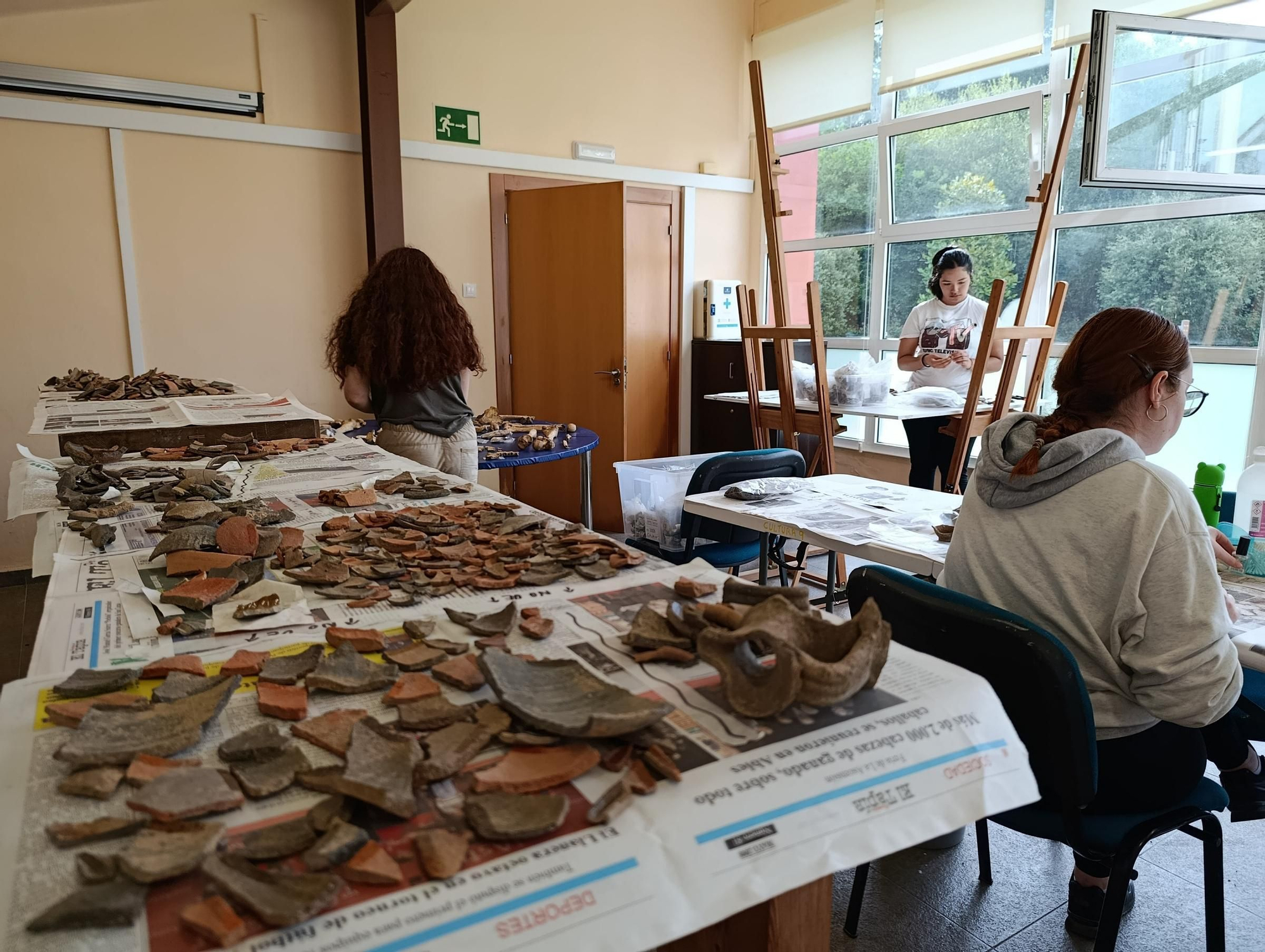 Así se trabaja en el laboratorio de "Lucus Asturum" en Villabona