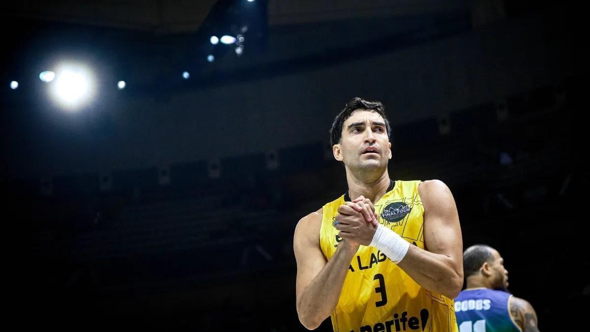 Jaime Fernández se lamenta en el último partido del CB Canarias en la BCL 25/26.