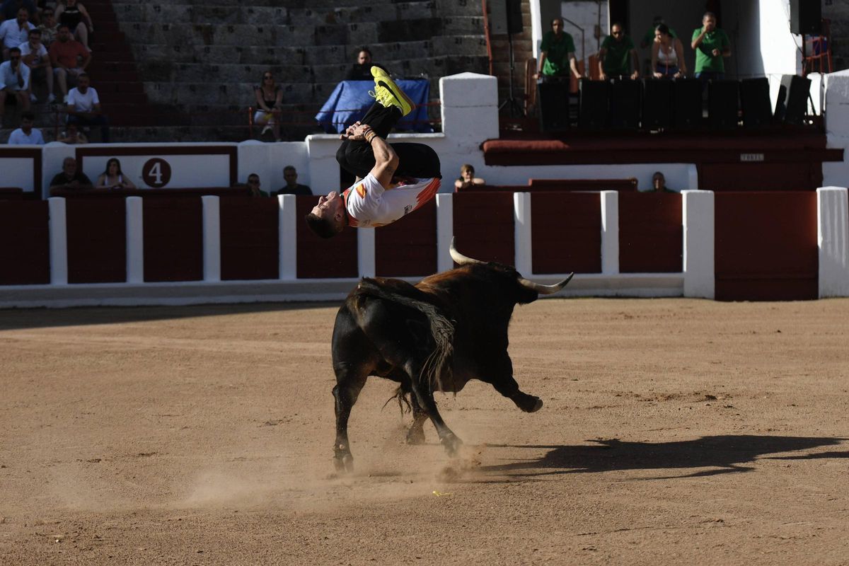 El campeón del Concurso de Recortes San Pedro 2025, Juan Carlos García, "Juancar".