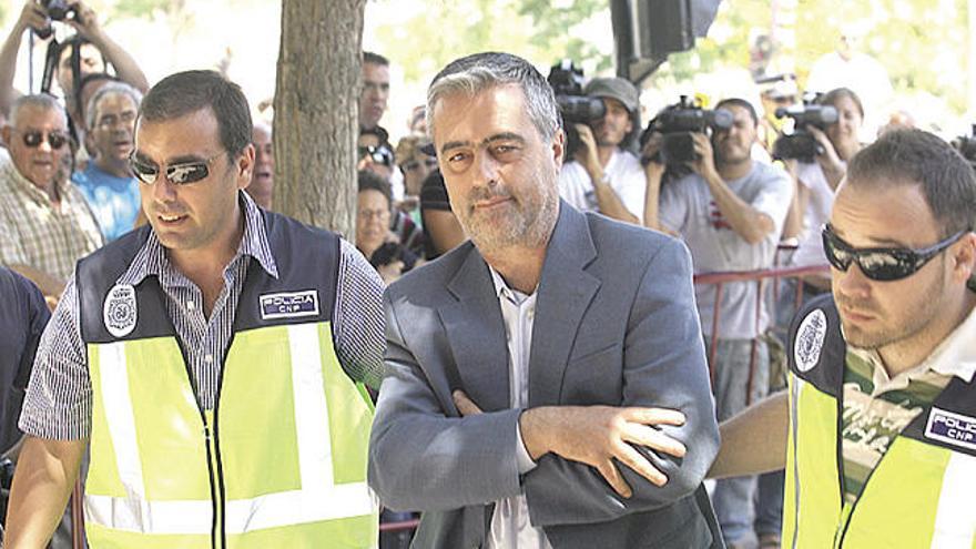 Petición. Barrientos a su llegada a los juzgados.