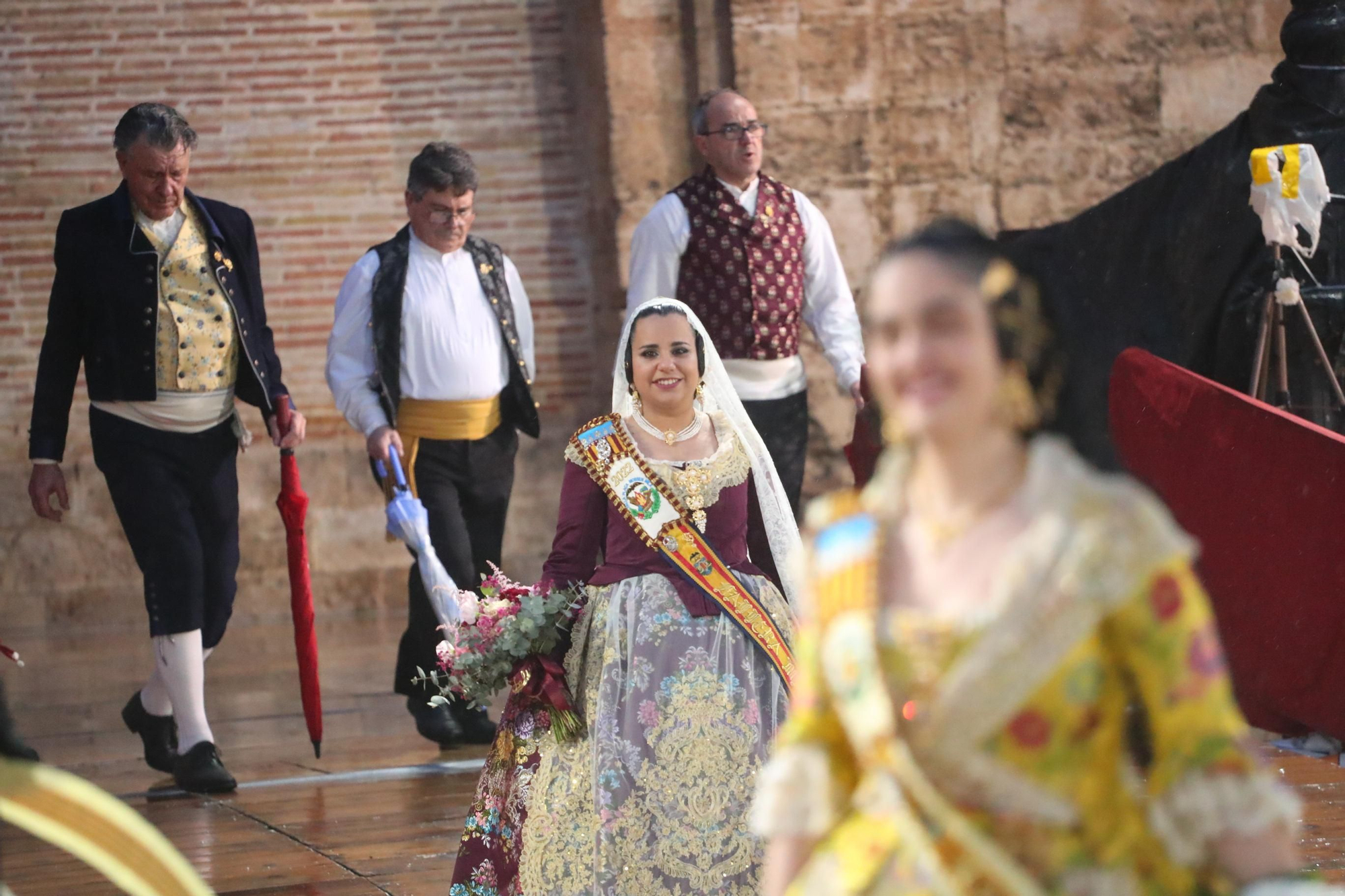 Búscate en el primer día de ofrenda por la calle de la Paz (entre las 19:00 a las 20:00 horas)