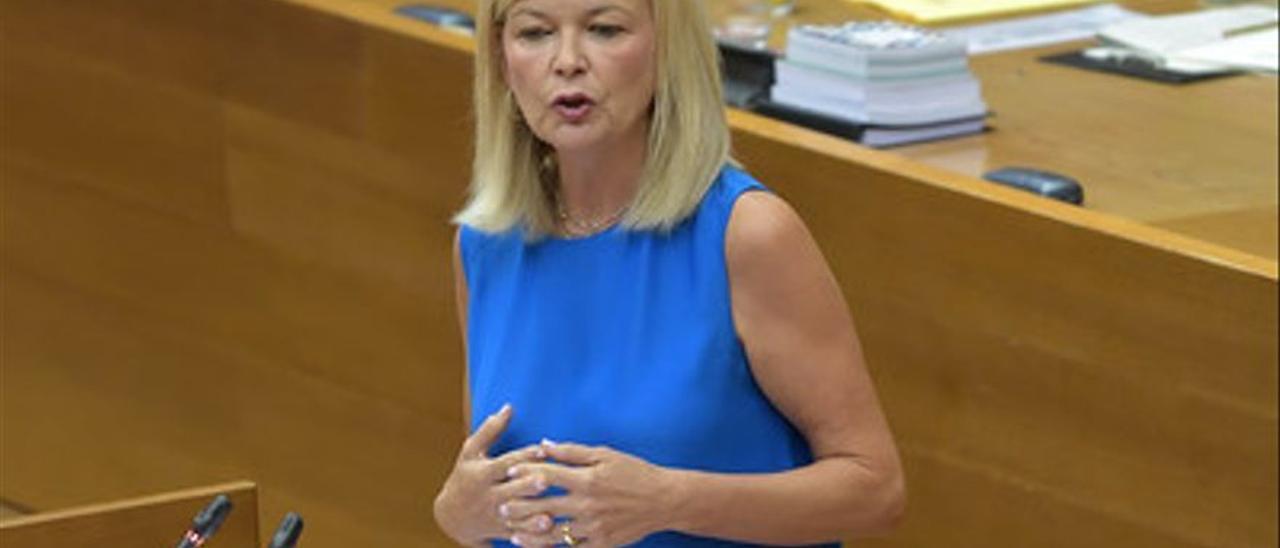 Gabriela Bravo, durante su intervención en Les Corts.