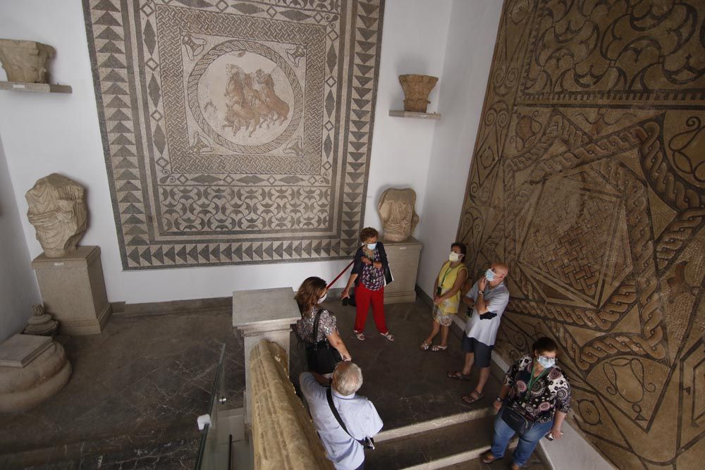 La fachada del Museo Arqueológico resplandece tras su restauración