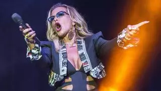 Anastacia suspende el concierto de Sons del Món de Roses por enfermedad